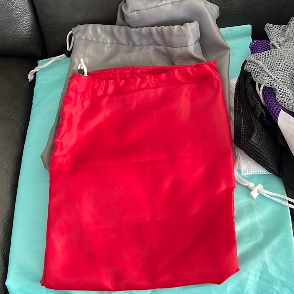 6 New Laundry Bags, Huge Assorted 3 nylon, and choose from 3 net Bags